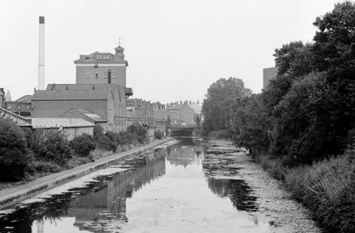 [Grand Union Canal looking towards West Bridge leicester by Paul Smith]