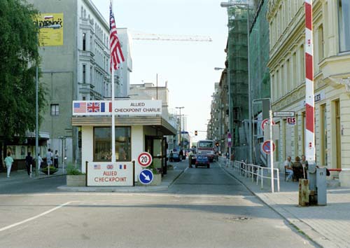 Berlin - Checkpoint Charlie - Paul Smith