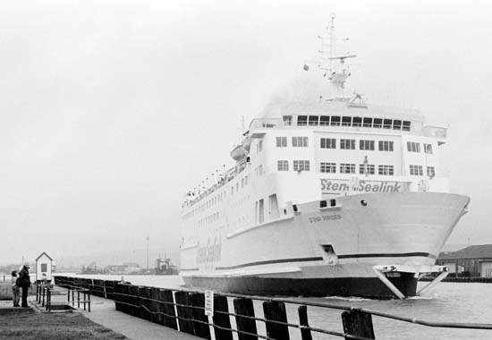 parisien departing Newhaven Harbour