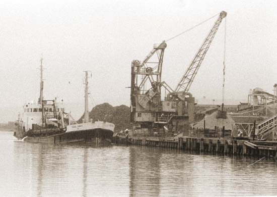 san swan loading Newhaven Harbour