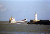 choppy seas 01 Newhaven Harbour