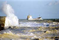 choppy seas 02 Newhaven Harbour