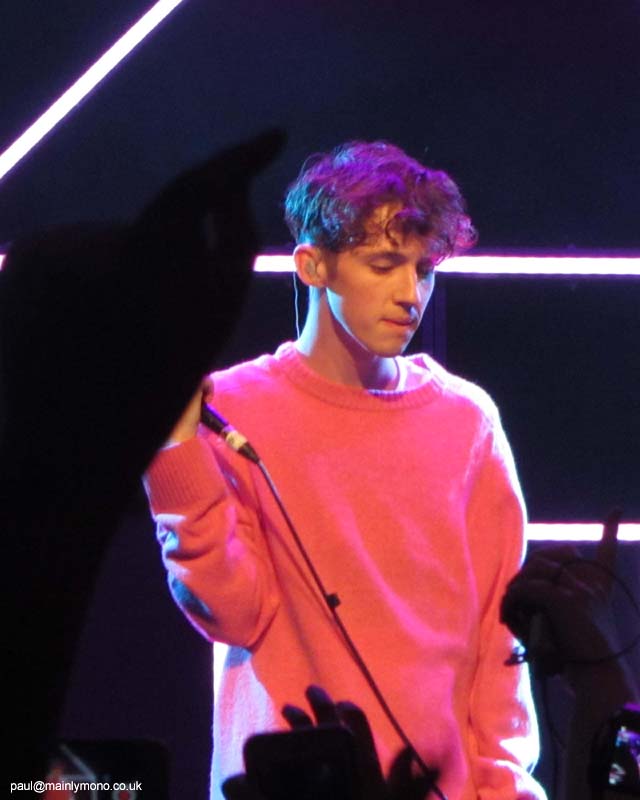 troye-sivan061