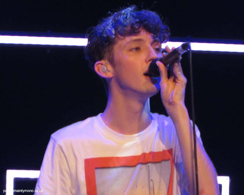 troye-sivan097