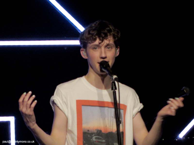 troye-sivan102