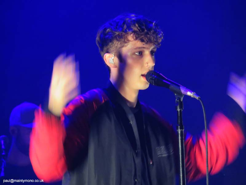 troye1-040