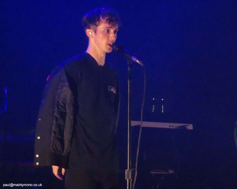 troye1-083