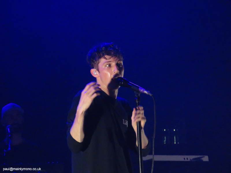 troye1-095