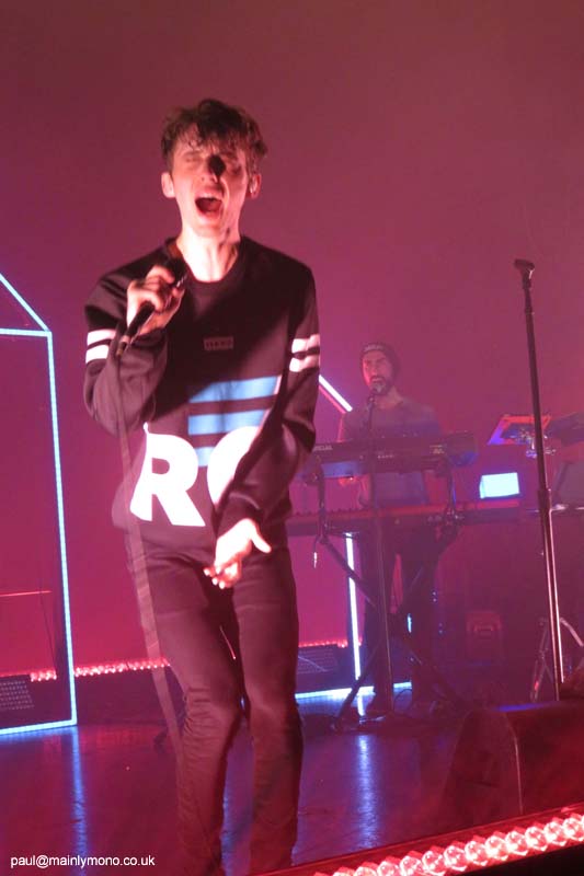 troye3-089