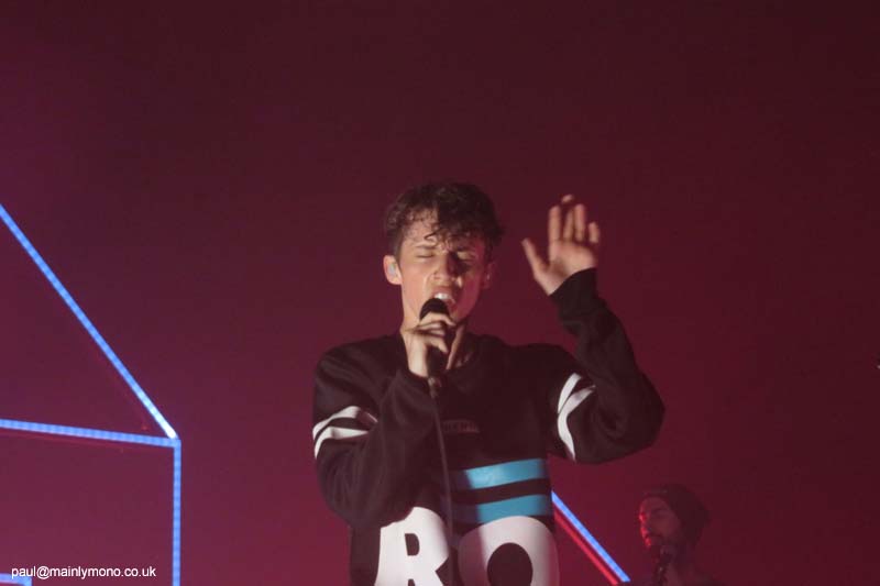 troye3-093