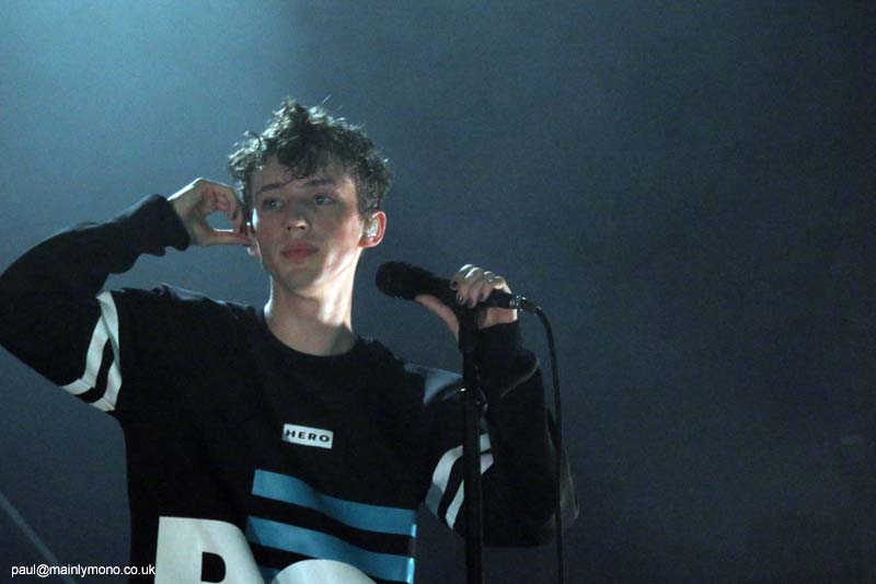 troye3-099